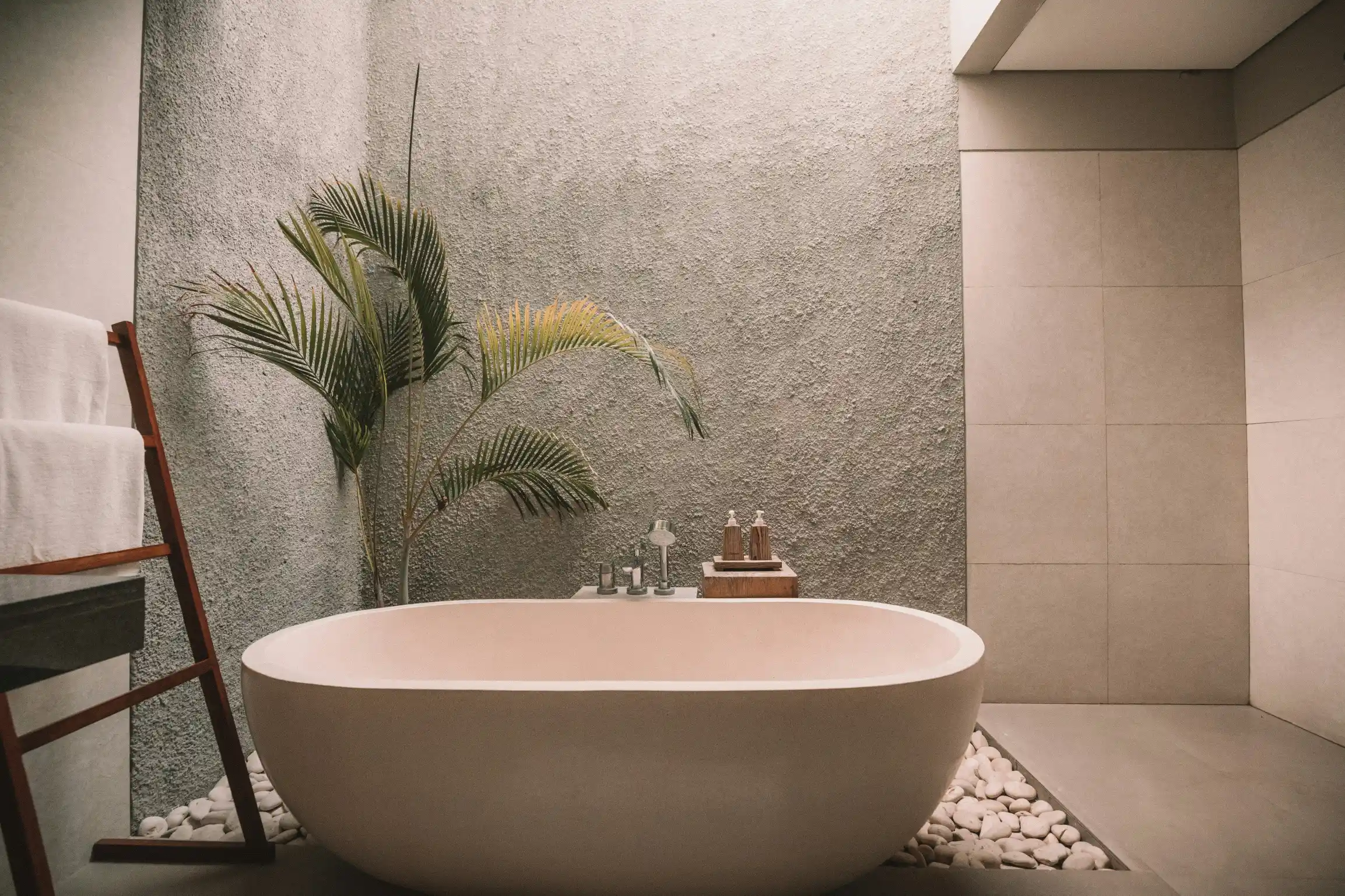 Six hand massage at Ramisa Thai Spa